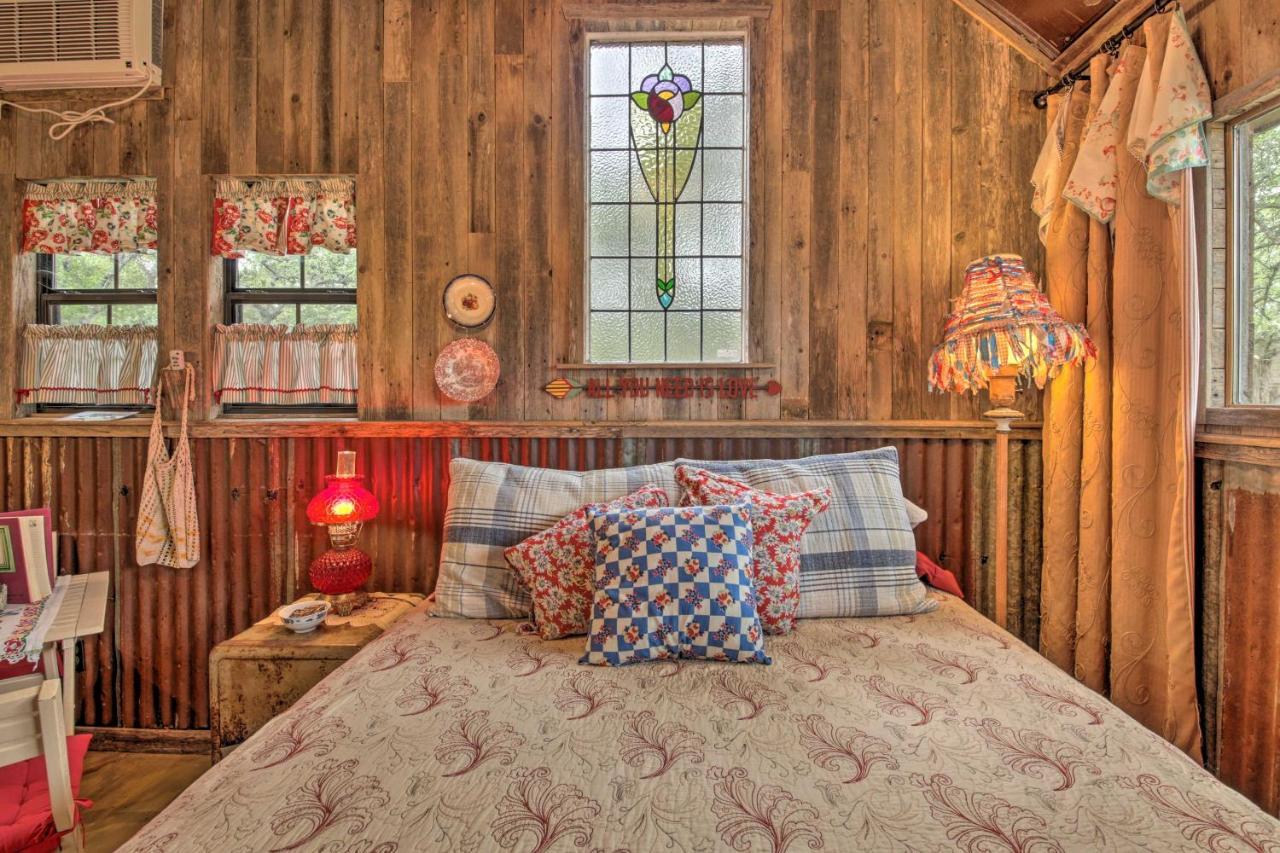 Snuggle Inn Wimberley Cabin With Fire Pit And Deck Exteriér fotografie