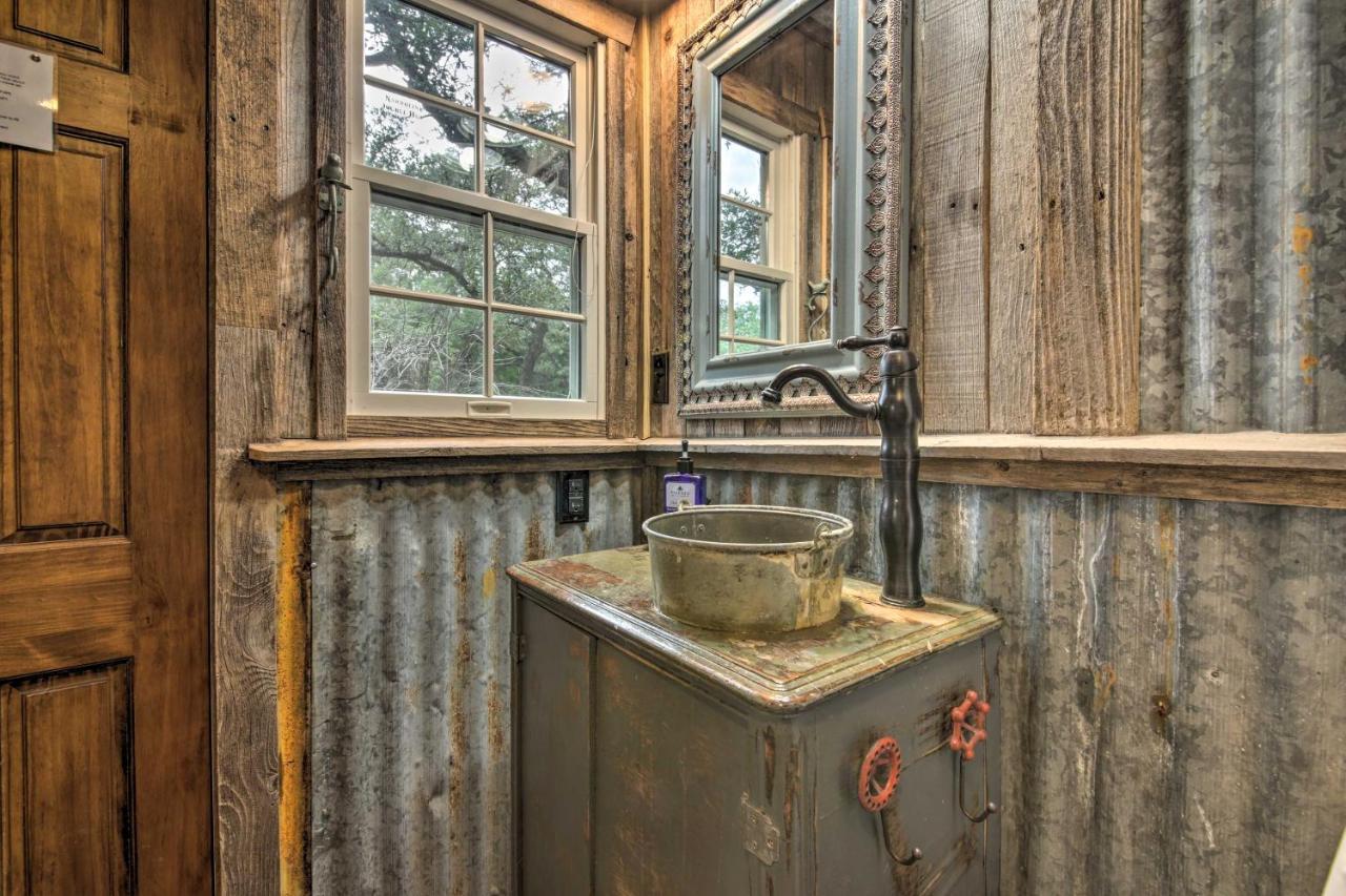 Snuggle Inn Wimberley Cabin With Fire Pit And Deck Exteriér fotografie